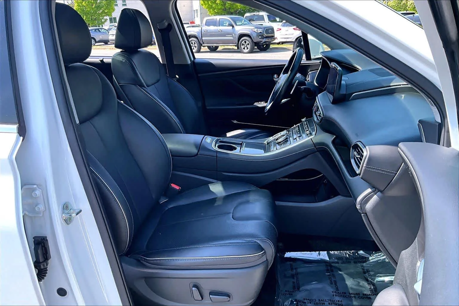 Used 2022 Quartz White Hyundai Limited image 9