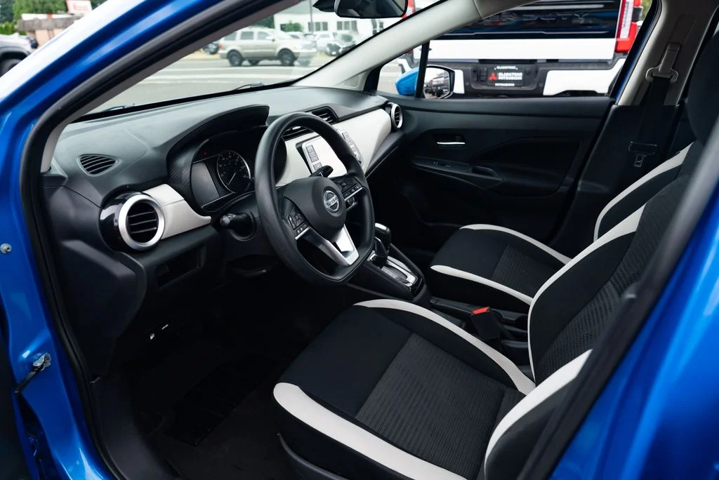 Used 2021 Blue Nissan 1.6 SV image 17