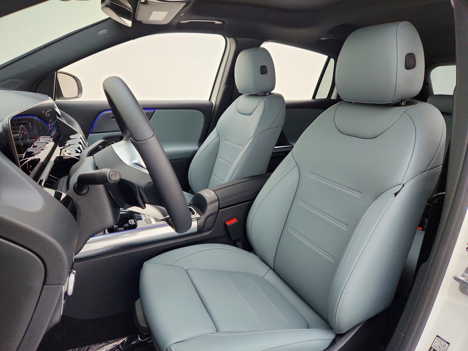 New 2026 Polar White Mercedes-Benz GLA 250 SUV image 38