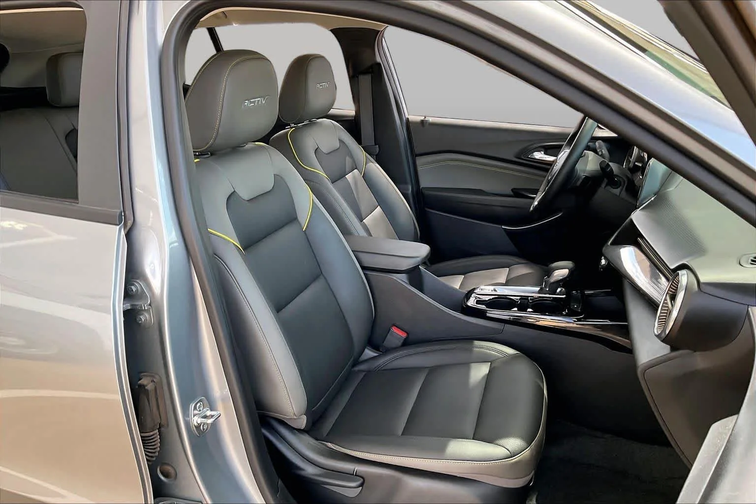 Used 2025 Sterling Gray Metallic Chevrolet ACTIV image 9