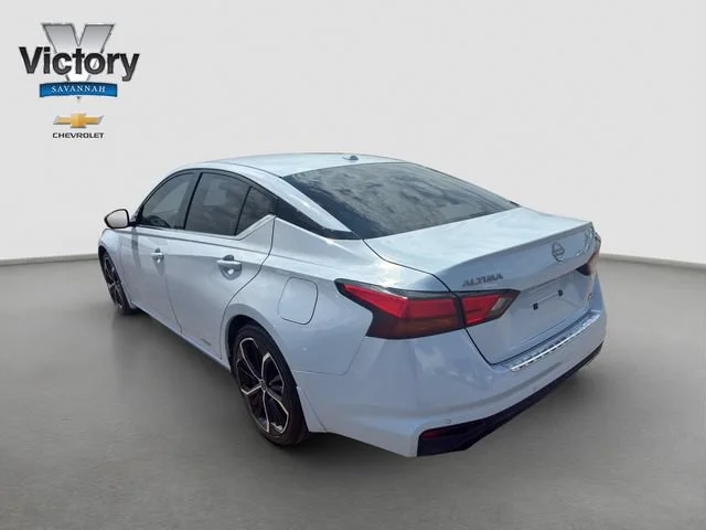 Certified Used 2023 Gray Nissan SR FWD image 5