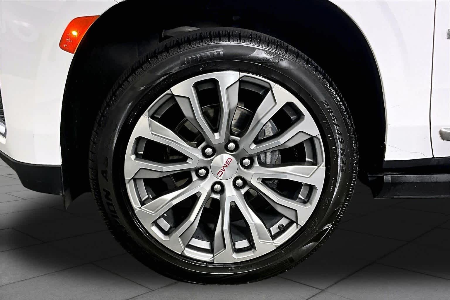 Used 2022 Summit White GMC Denali image 11