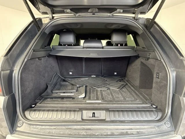 Used 2020 Gray Land Rover HSE image 28