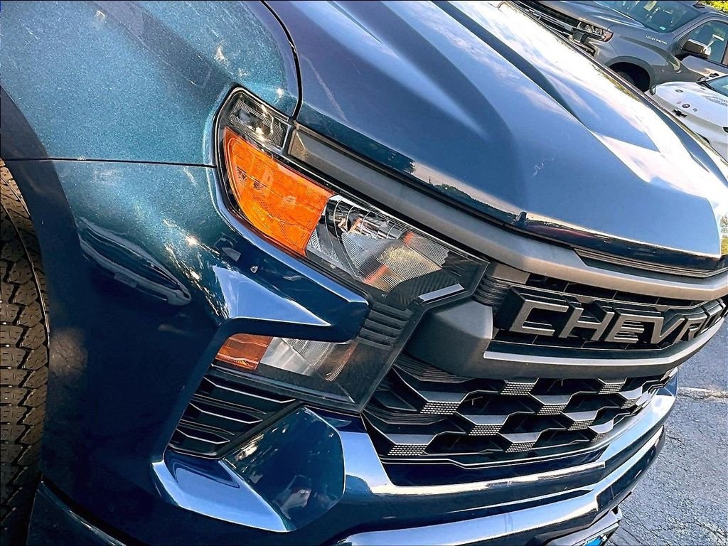 Used 2023 Blue Chevrolet Custom image 31