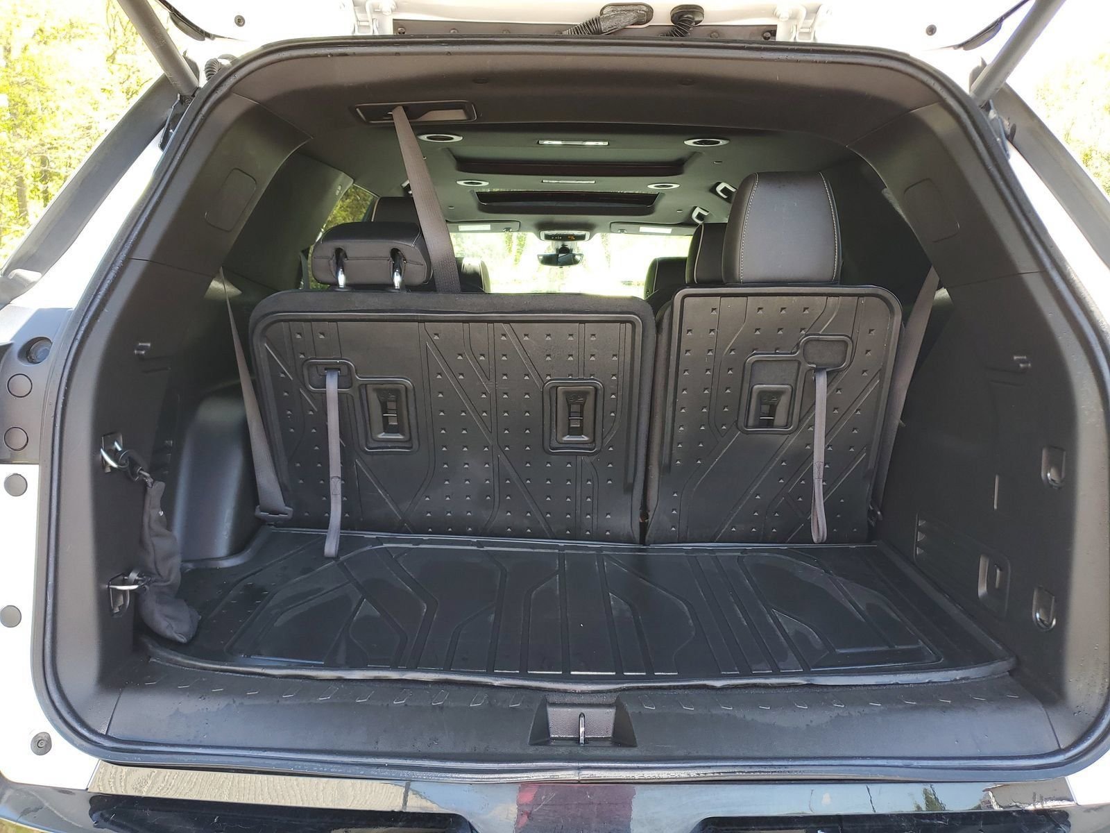 Used 2023 White Chevrolet Premier image 7