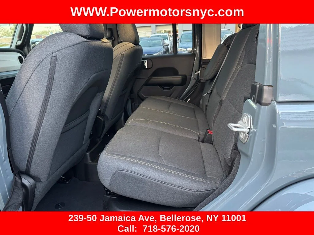 Used 2025 Gray Jeep Sahara 4xe image 25