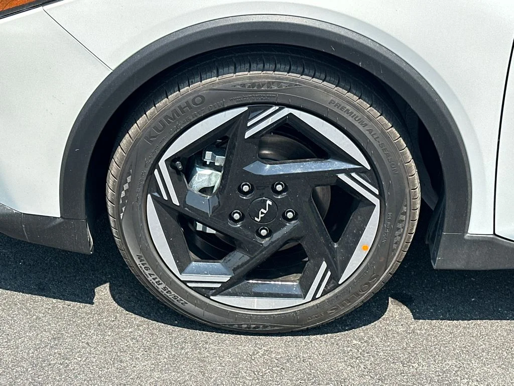 New 2026 White Kia EX image 11