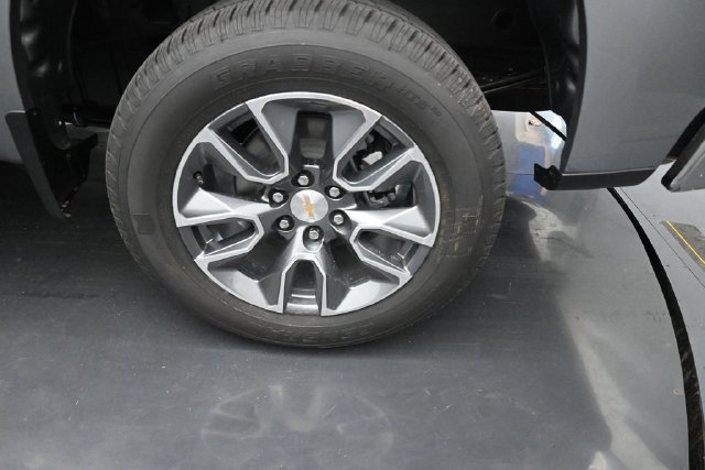 New 2026 Sterling Gray Metallic Chevrolet LT image 32