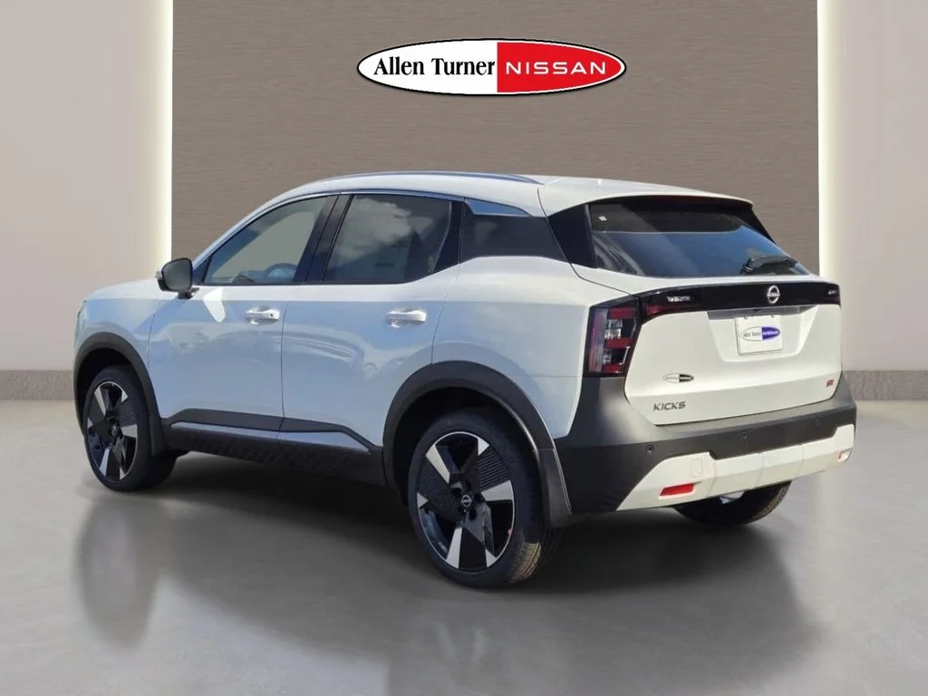 2025 Nissan Kicks SR - Photo 9