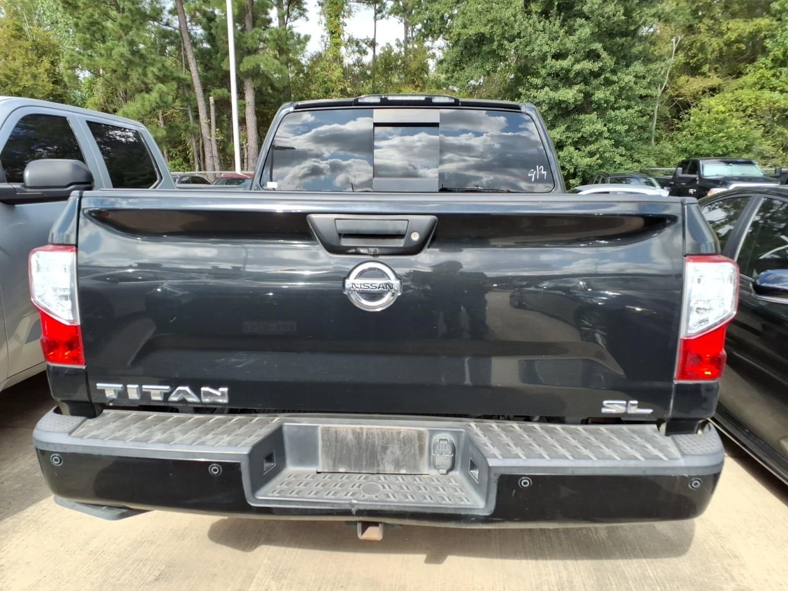 Used 2019 Magnetic Black Nissan SL image 7