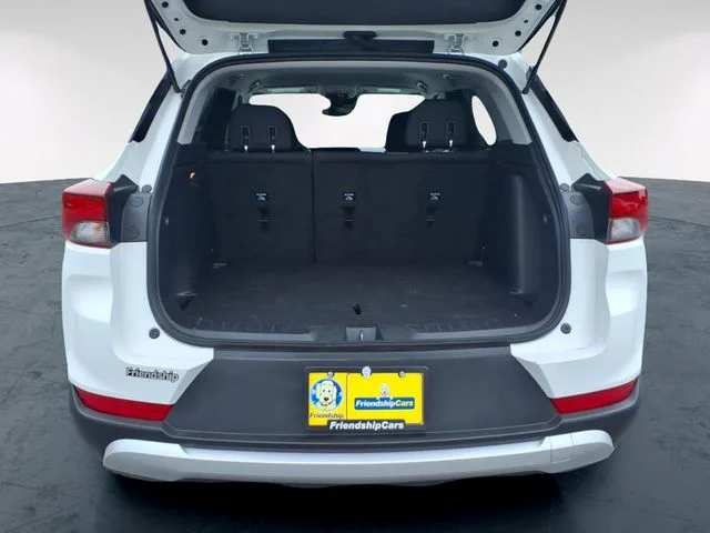 Used 2025 White Chevrolet LT image 11