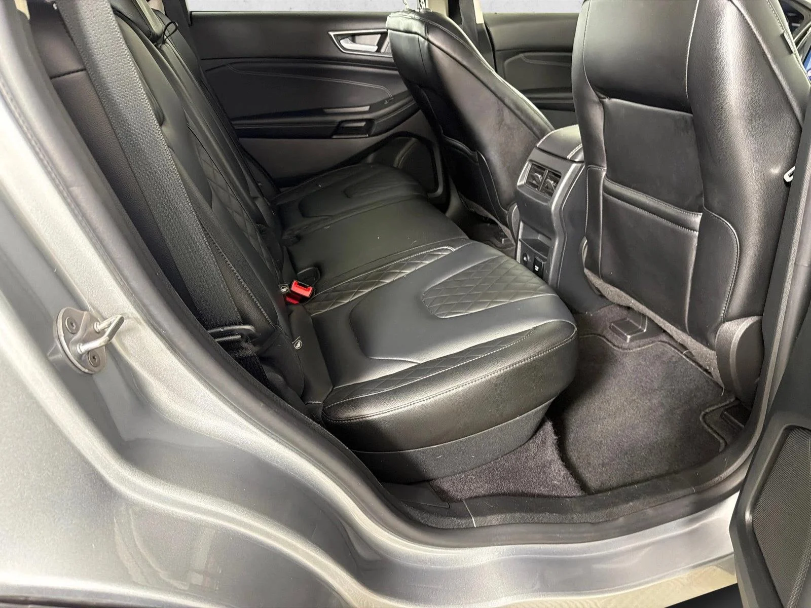 Used 2023 Silver Ford Titanium image 15