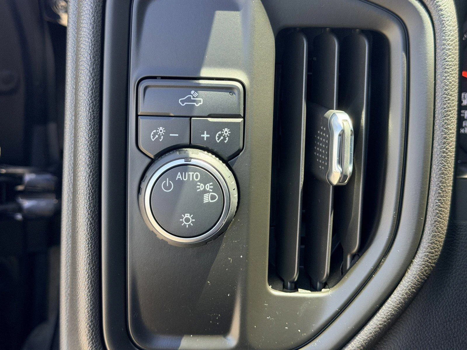Used 2023 DARK ASH METALLIC Chevrolet Custom image 18