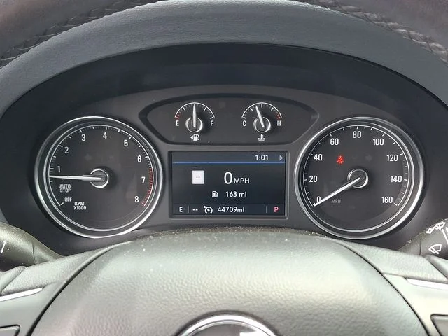 Used 2021 Black Buick Essence image 22