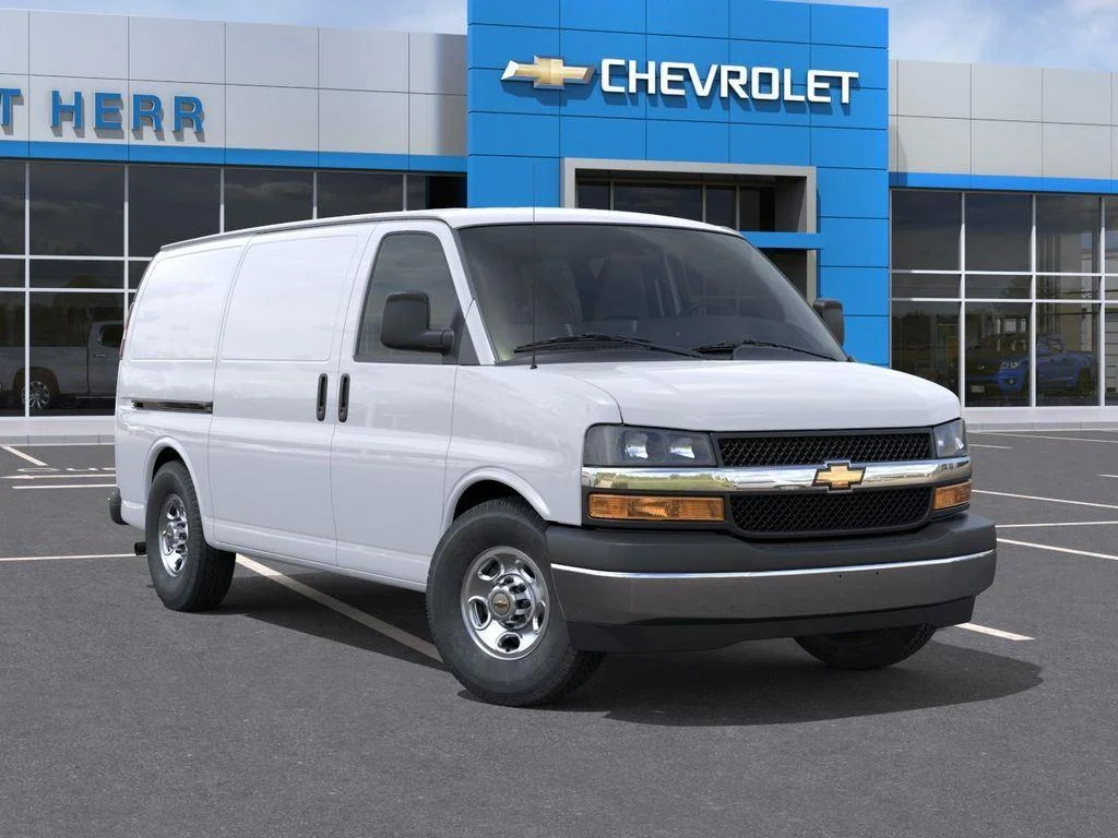 New 2026 Summit White Chevrolet WT image 7