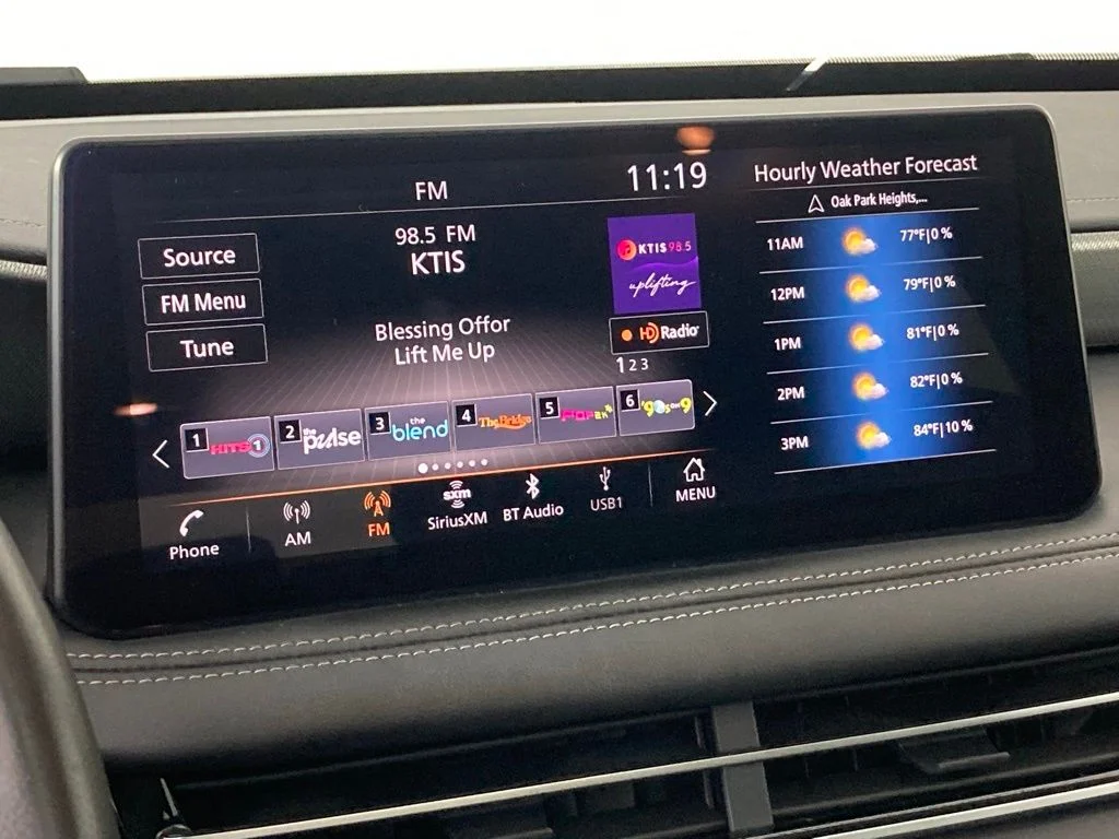 Used 2023 Blue INFINITI LUXE image 4
