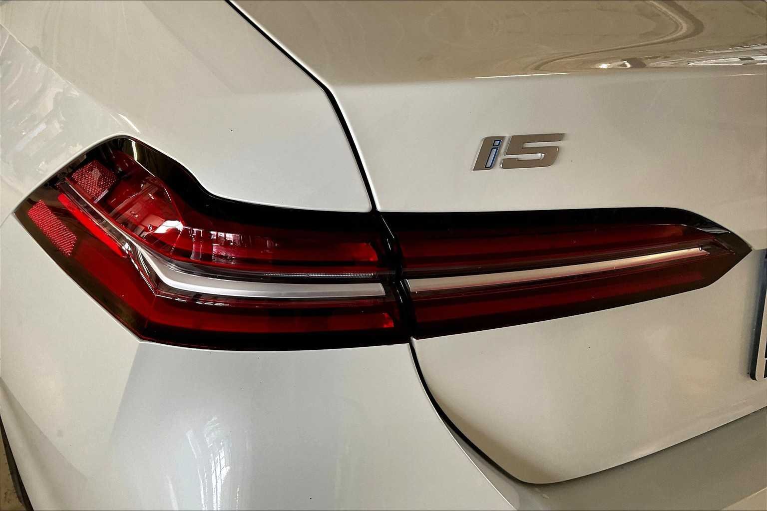 Used 2026 Mineral White Metallic BMW eDrive40 image 14