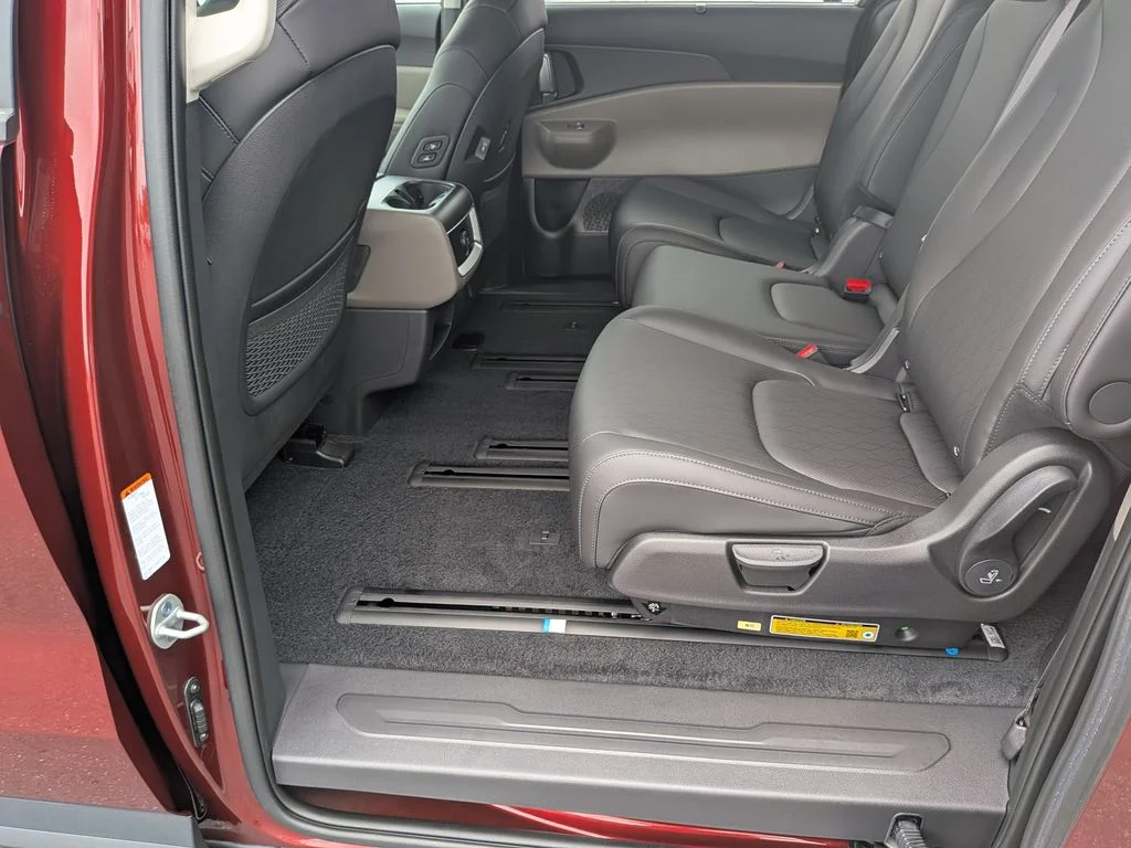 2026 Kia Carnival EX - Photo 21