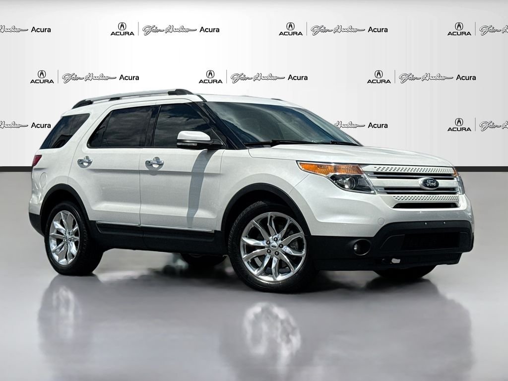 Used 2013 White Ford Limited image 1