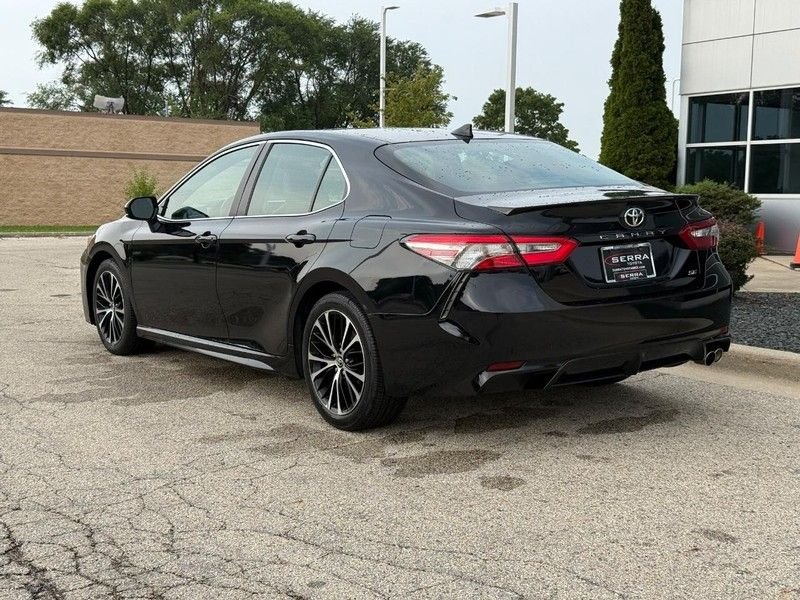 Used 2019 Midnight Black Metallic Toyota SE image 5