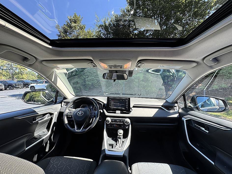 Used 2020 Midnight Black Metallic Toyota XLE image 22