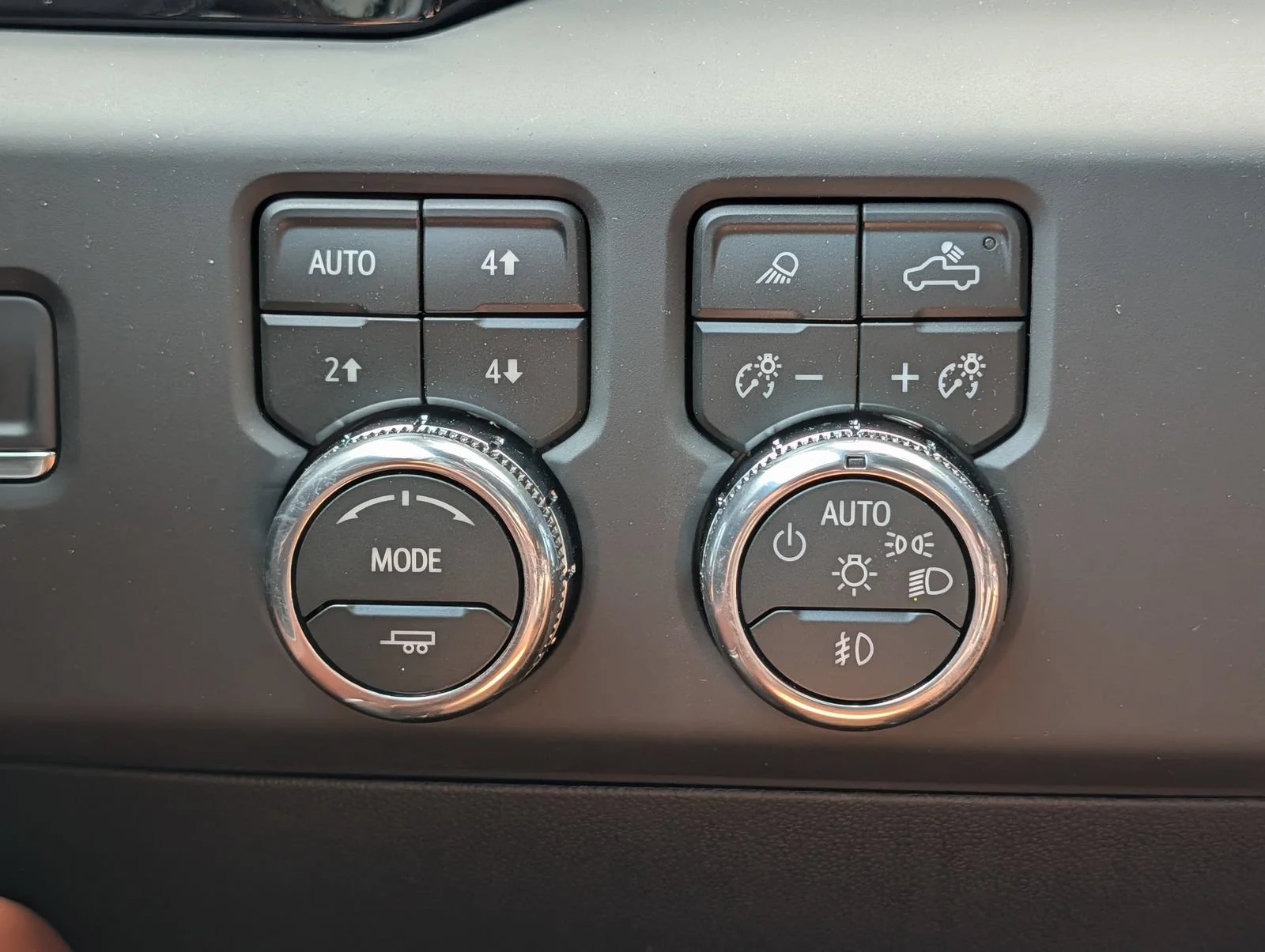 New 2026 Glacier White Tricoat GMC Denali Ultimate image 15