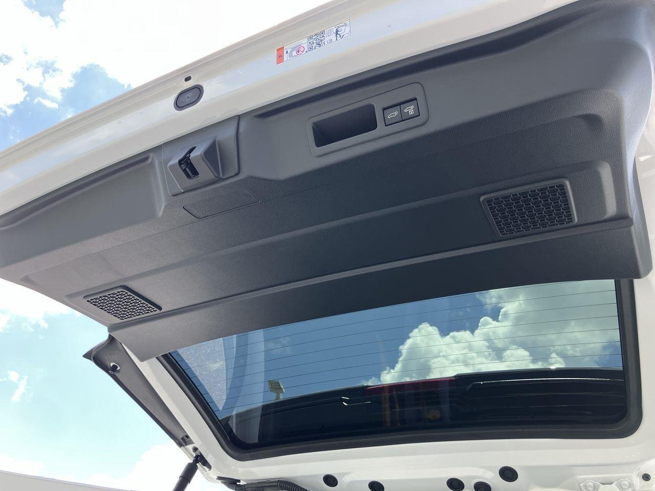 Used 2026 White (Ice Cap) Toyota TRD Off Road Premium image 28