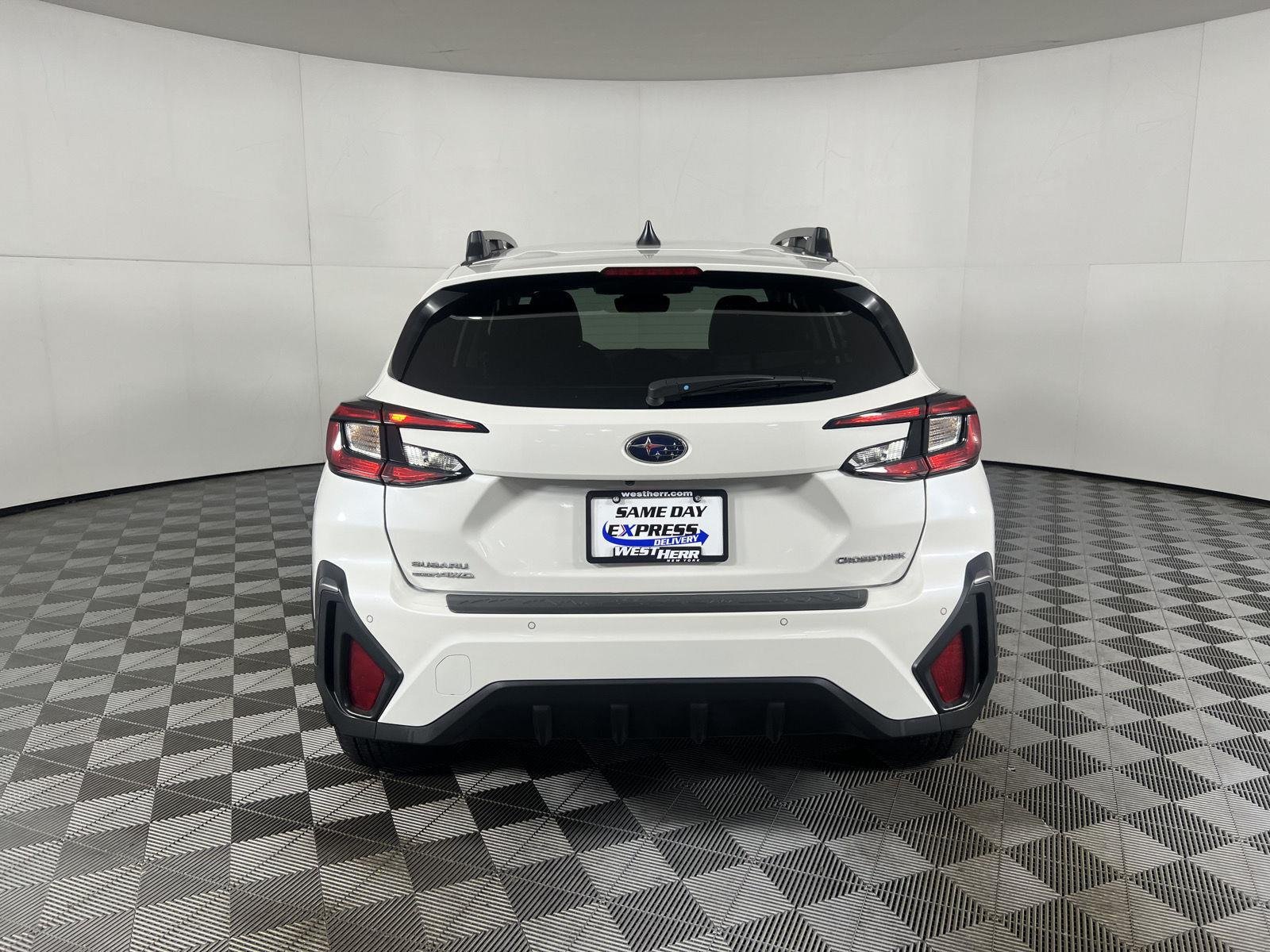 Used 2024 Crystal White Pearl Subaru Limited image 25