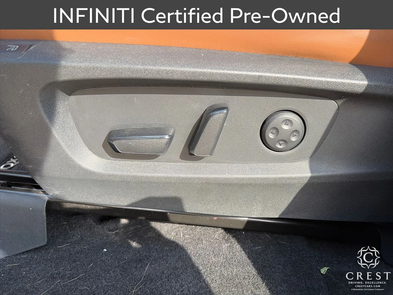 Certified Used 2025 Majestic White Black Obsid INFINITI AUTOGRAPH image 13