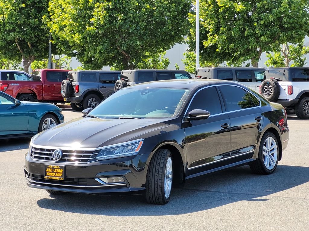 Used 2018 Black Volkswagen 2.0T SEL Premium image 8