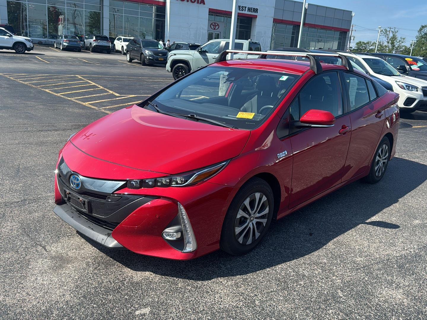 Used 2022 Supersonic Red Toyota Limited image 3