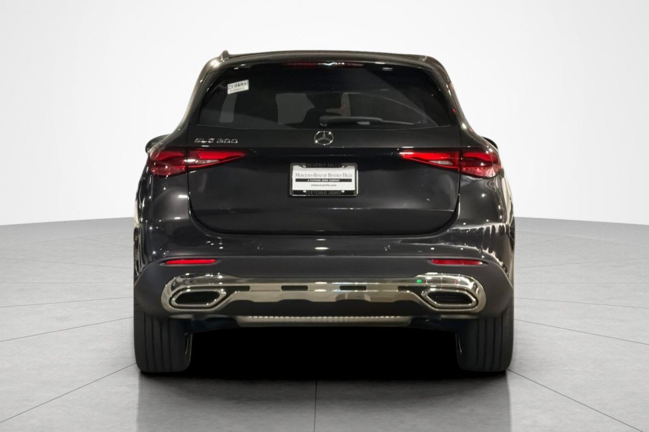 New 2027 Graphite Grey Metallic Mercedes-Benz GLC 300 SUV image 4