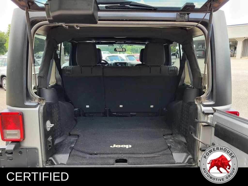 Used 2016 Silver Jeep Unlimited Sport image 14