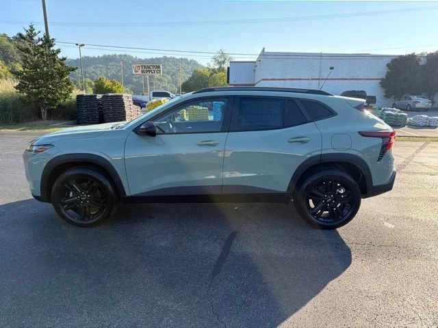 New 2026 Cacti Green Chevrolet ACTIV image 11