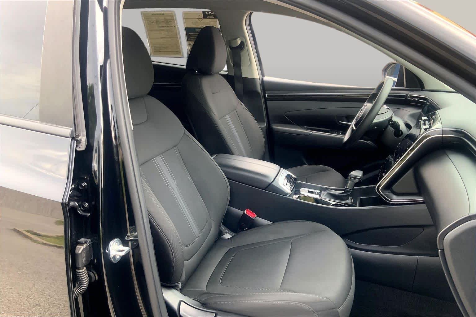 Used 2024 Black Pearl Hyundai SEL image 9