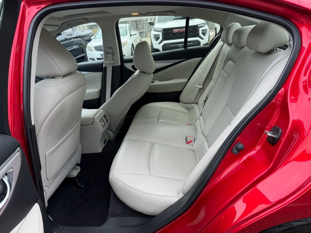 Used 2023 Red INFINITI LUXE image 14