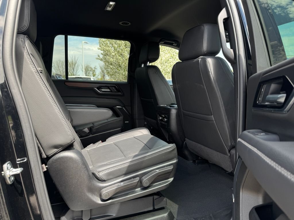 2025 GMC Yukon XL Denali - Photo 10