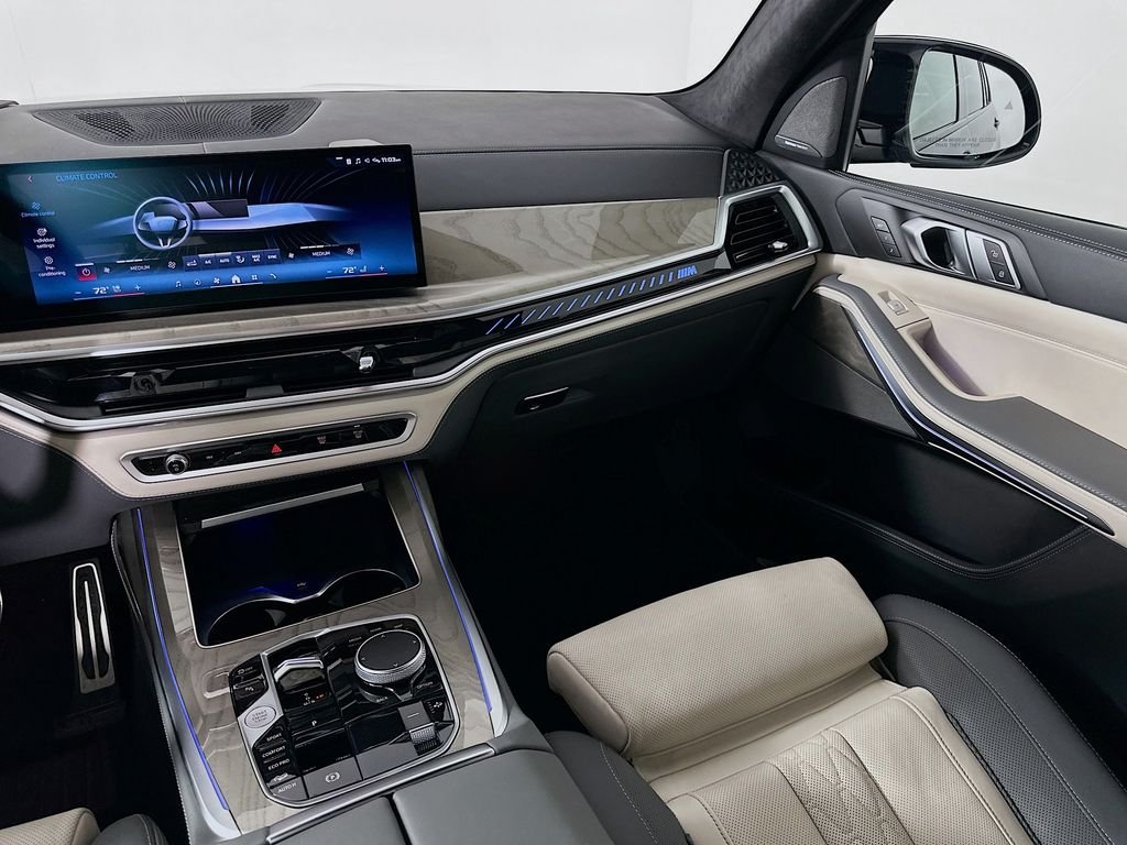 2025 BMW X7 M60i - Photo 24
