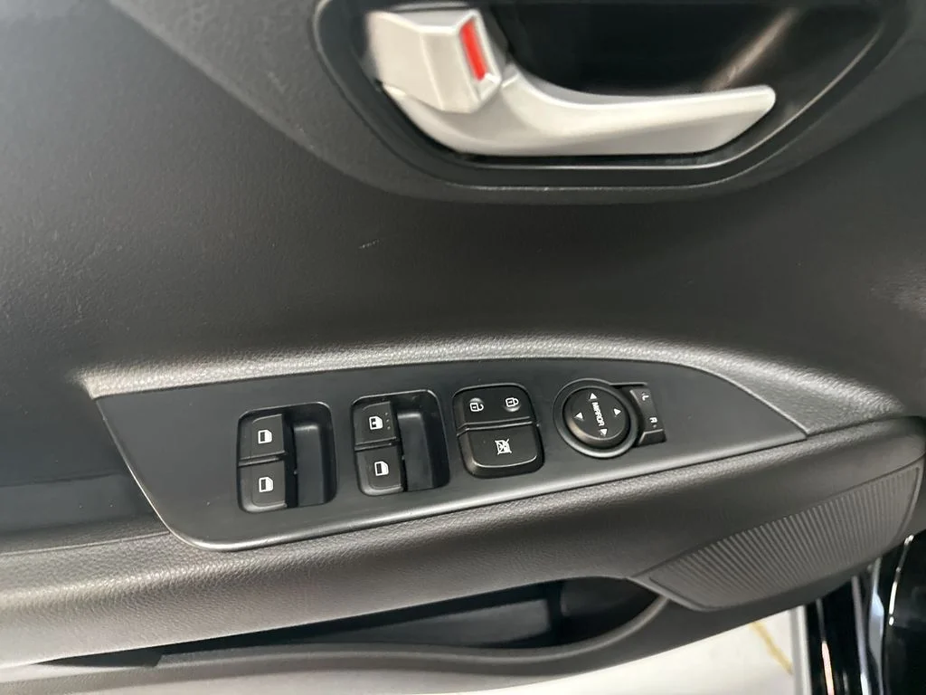 Used 2021 Aurora Black Kia LX image 14