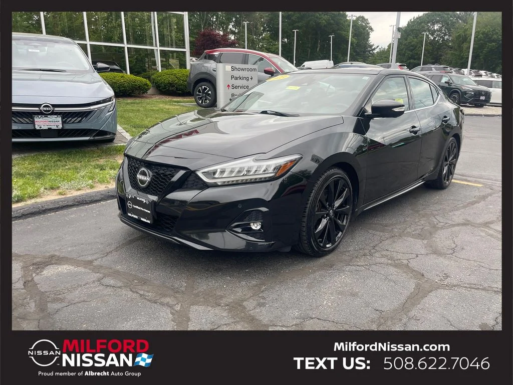 2023 Nissan Maxima SR's photo