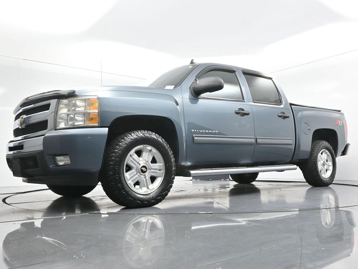 Used 2011 Blue Granite Metallic Chevrolet LT image 40