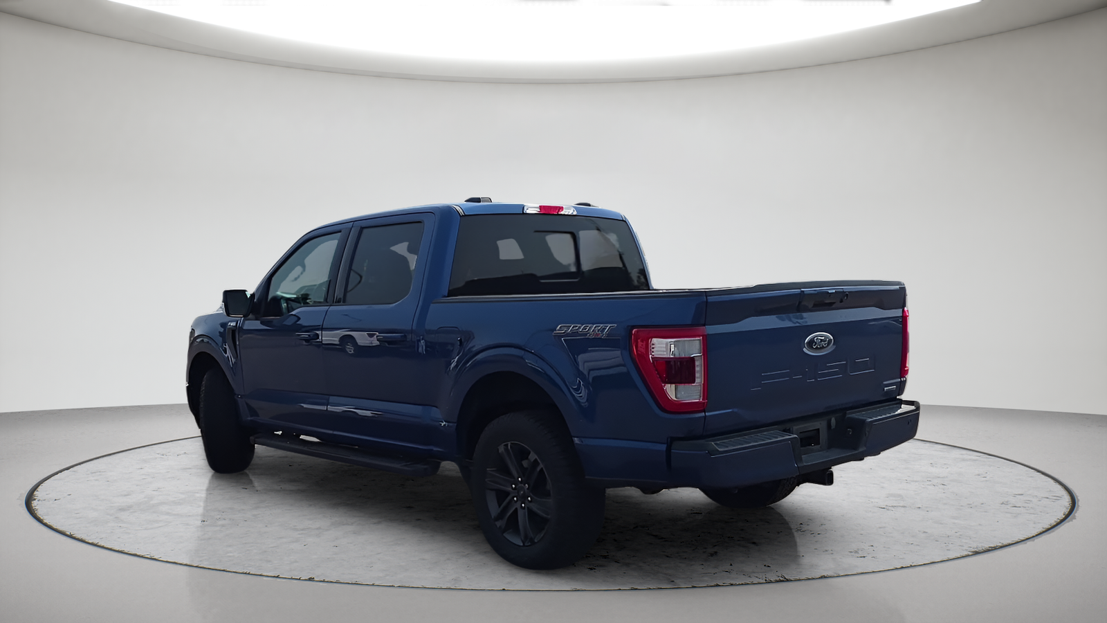 Used 2023 Atlas Blue Metallic Ford Lariat image 9