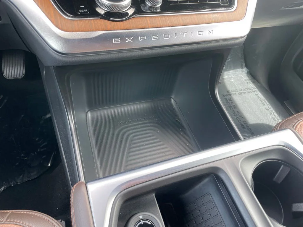 Used 2025 Black Metallic Ford King Ranch image 16