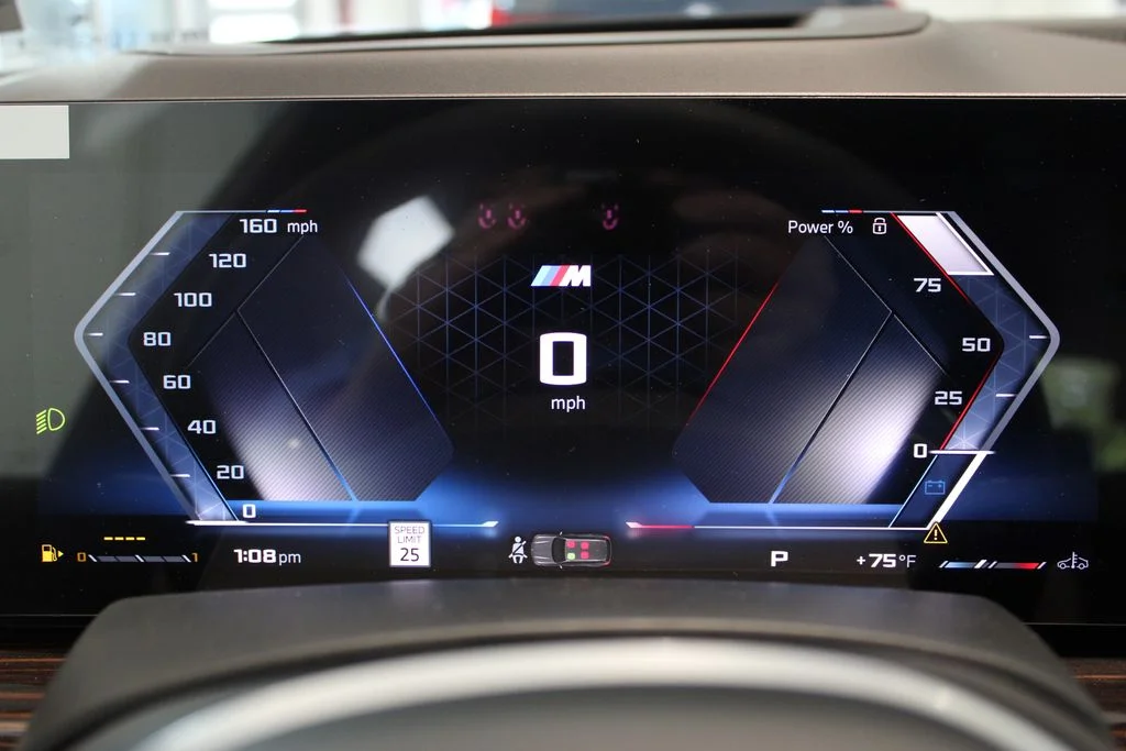 New 2027 White BMW M60i image 4