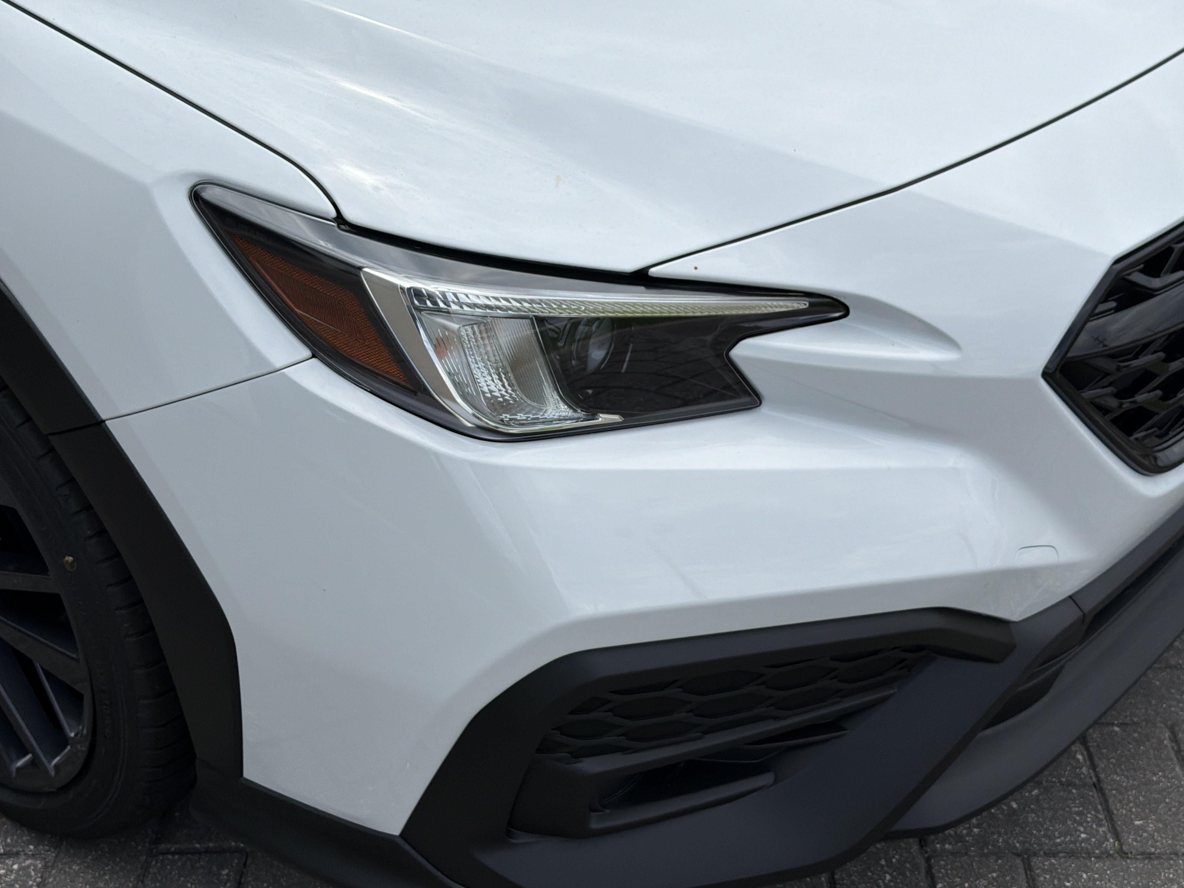 New 2026 CERAMIC WHITE Subaru Base image 9