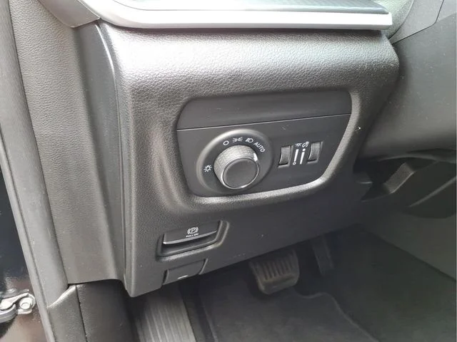 Used 2025 Black Jeep Altitude image 22
