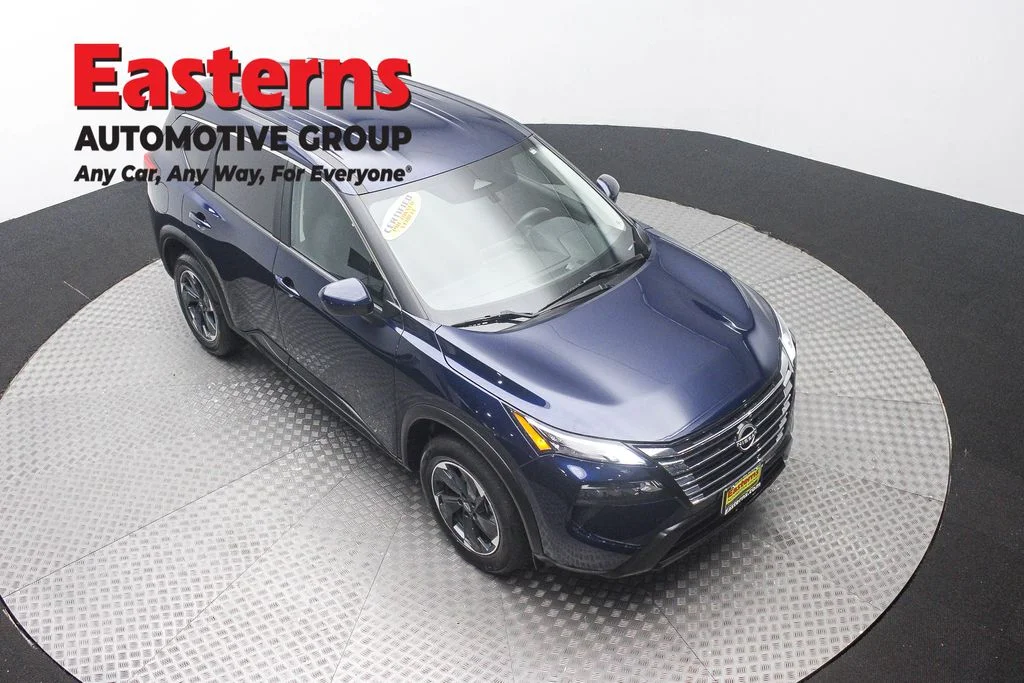 Used 2024 Blue Nissan SV image 3