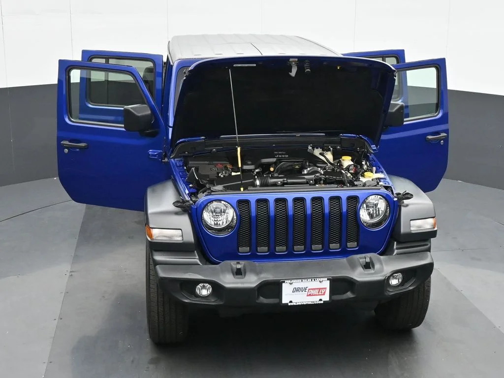 Used 2020 Blue Jeep Unlimited Sport Altitude image 34