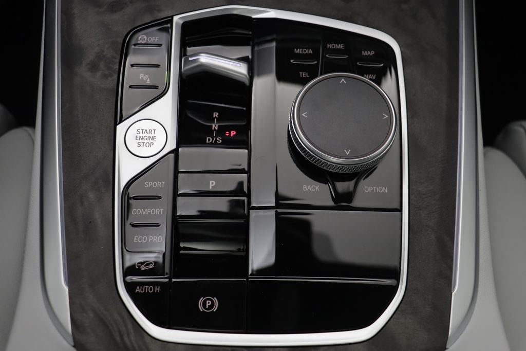New 2026 Skyscraper Grey Metallic BMW xDrive40i image 12