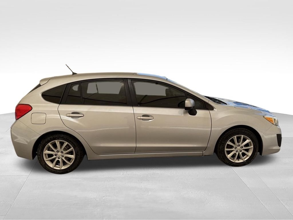 Used 2014 Ice Silver Metallic Subaru 2.0i Premium image 6